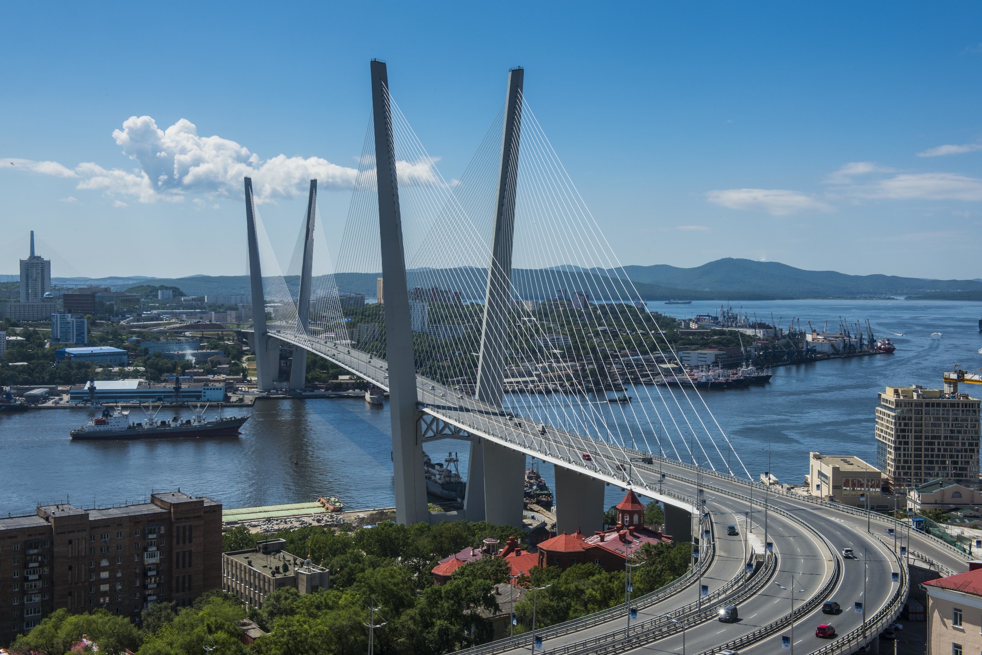 мост владивосток через бухту золотой рог