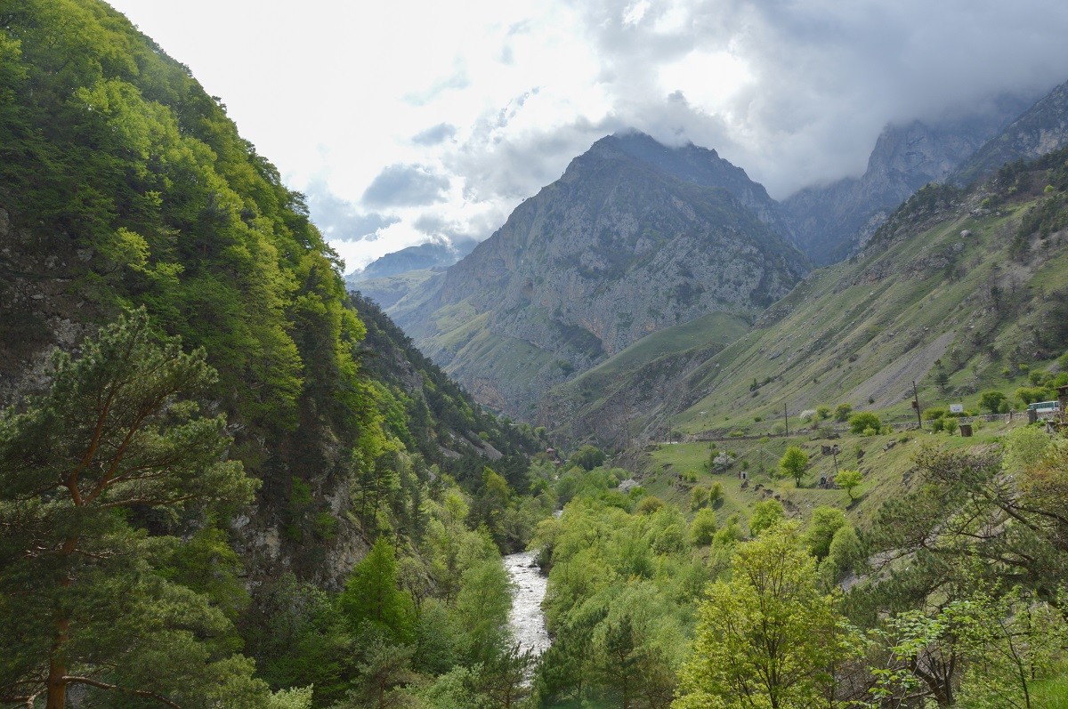 Dans les pittoresques montagnes d'Ossétie du Nord (Caucase).