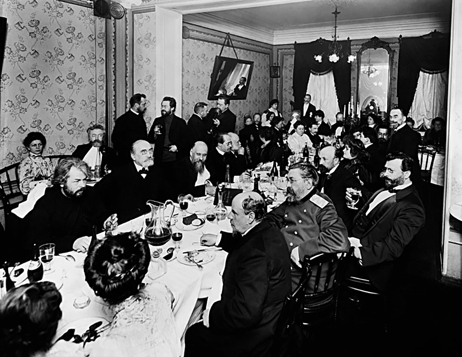 The dinner in honor of the 50th anniversary of the Literary Fund. Maly Yaroslavets restaurant, St.- Petersburg. November 8, 1909.
