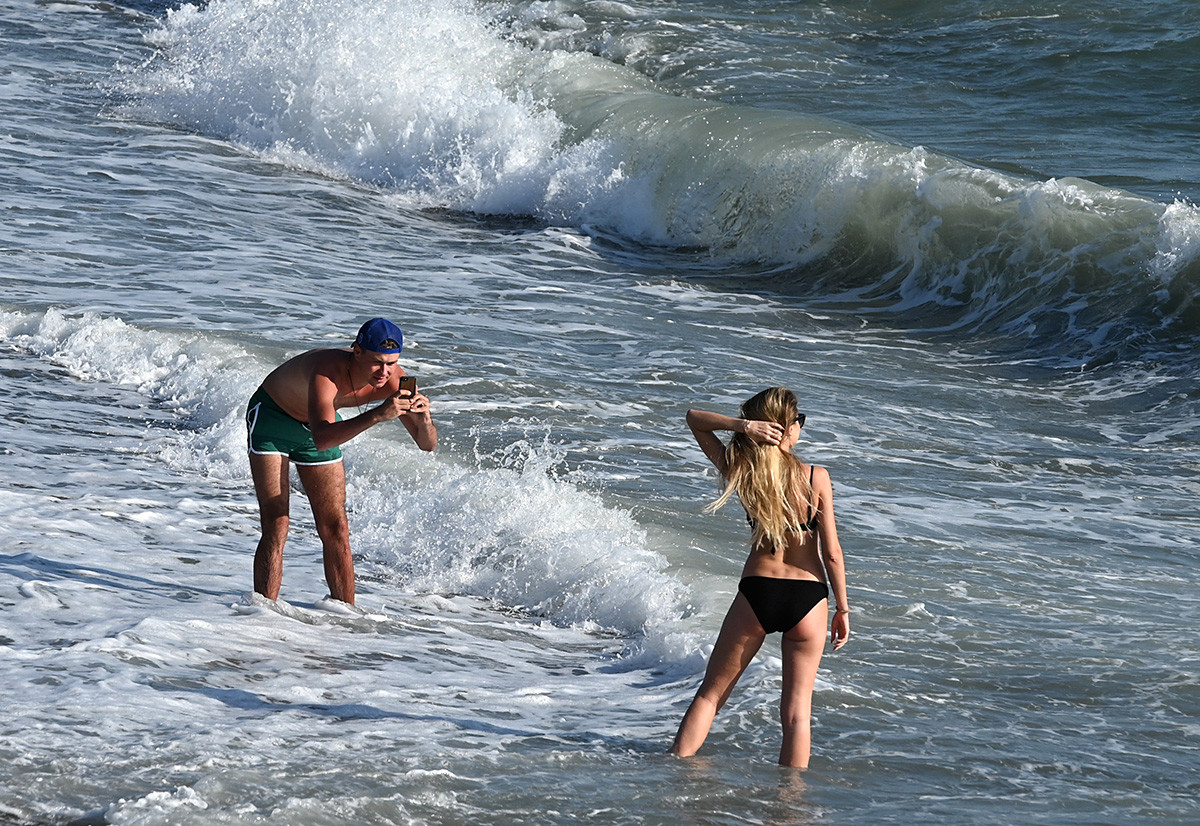 Na plaži u Nižnjeimeretinskoj laguni, Soči.

