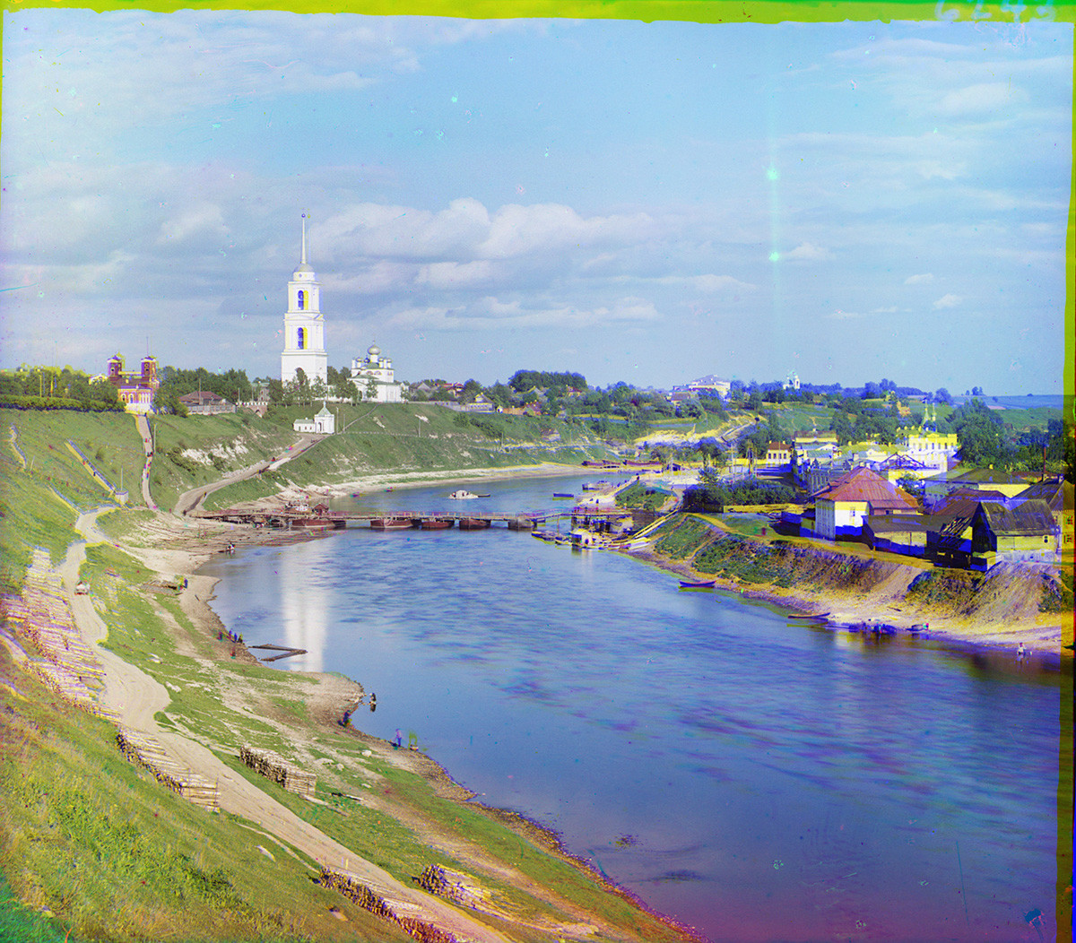 Rzhev. View east down Volga River. Left: Prince Fyodor Side with Dormition Cathedral & bell tower (all destroyed during World War II). Right: Prince Dmitry Side. Summer 1910.