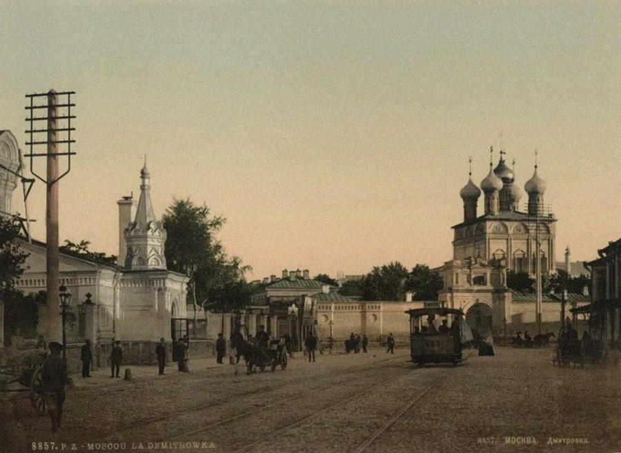 Rua Malaia Dmitrovka. Década de 1890. Linha de bonde operou ali até 1953