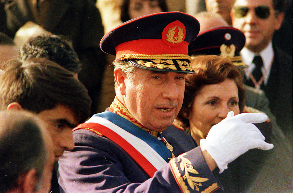 アウグスト・ピノチェト、チリの大統領、1975年の撮影
