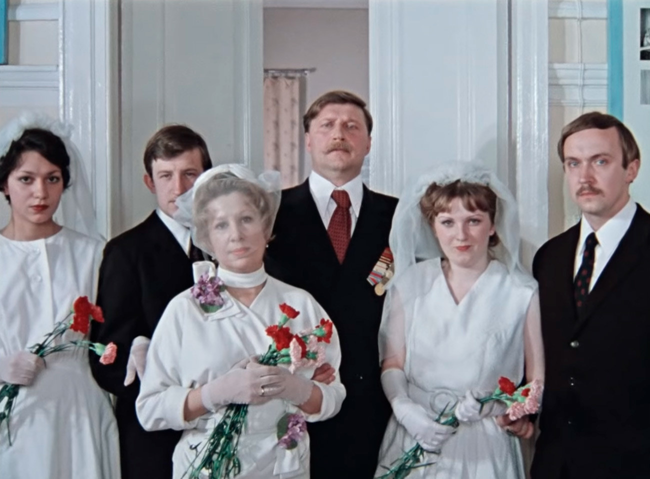 Poročni prizor iz filma Pokrovskije vorota, 1982
