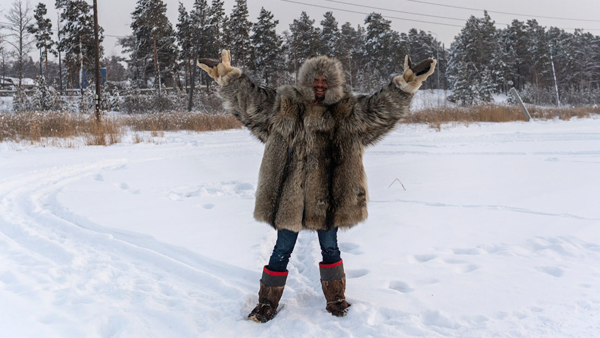 What kind of footwear is worn in winter in Siberia & Russia's Far