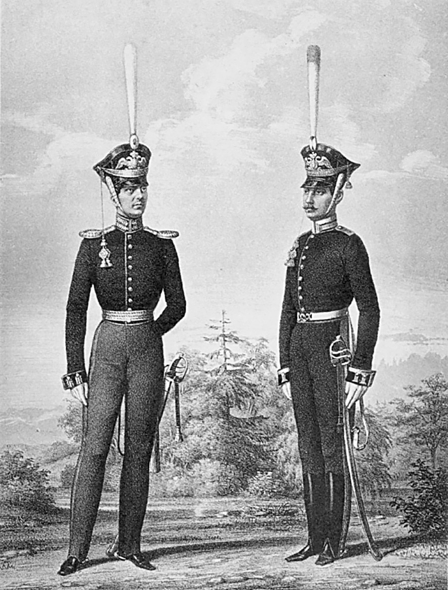  Л.-гв. Конно-Артиллерийская бригада, обер-офицер (слева), фейерверкер (справа)