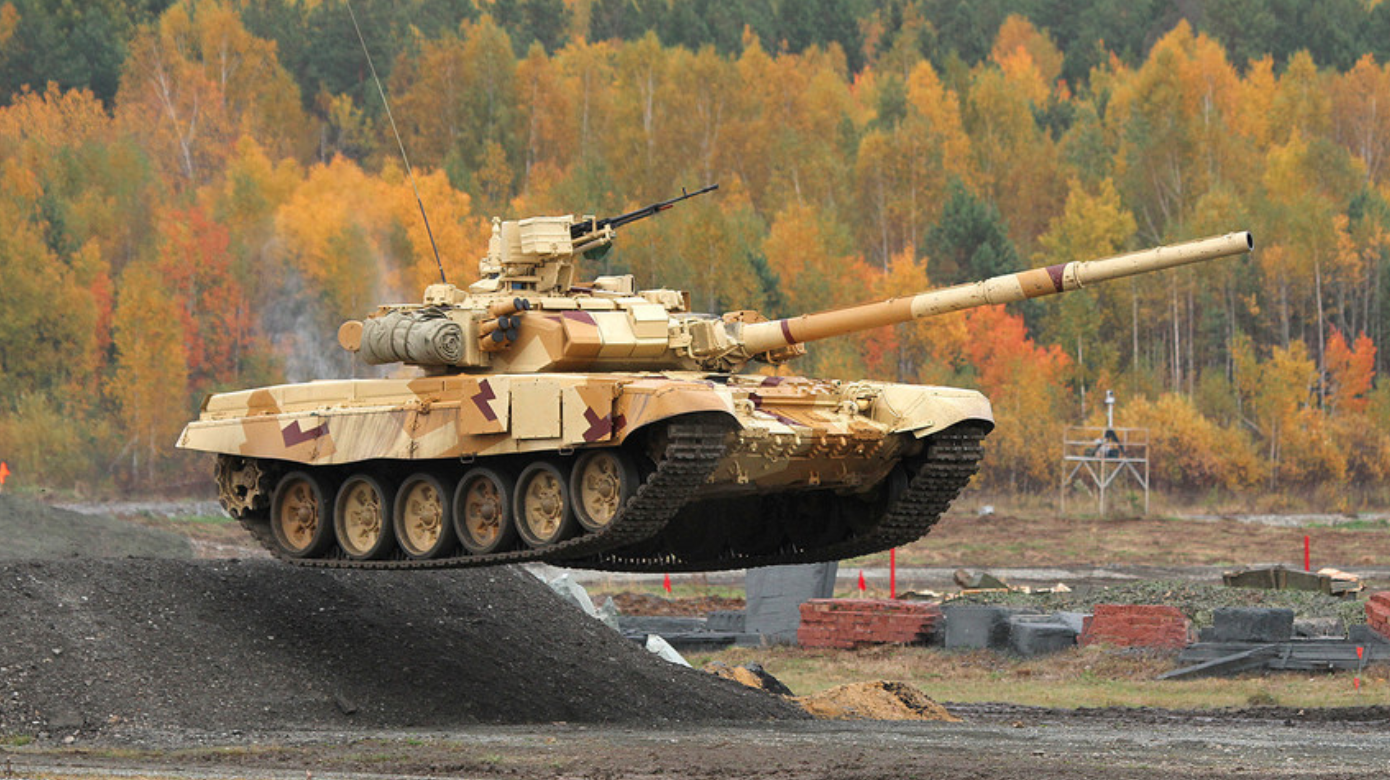 Tenk T-90S
