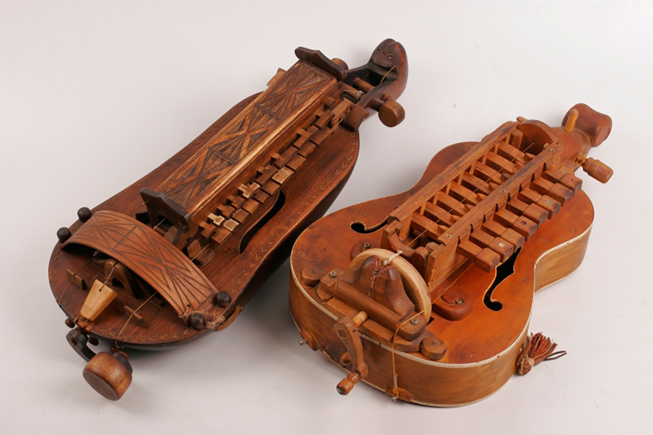 Hurdy Gurdy инструмент