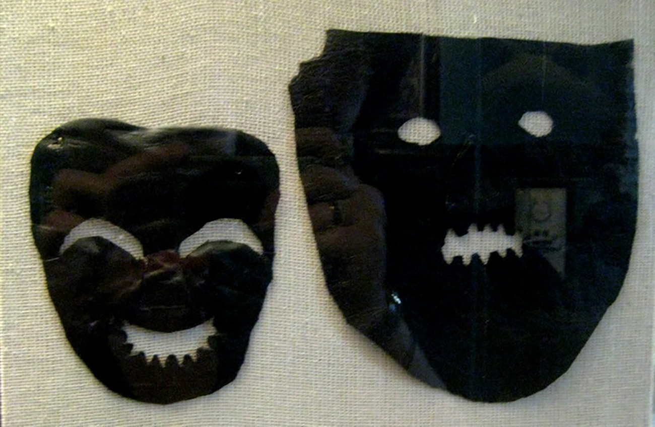 スコモローフの革の仮面、12〜13世紀	