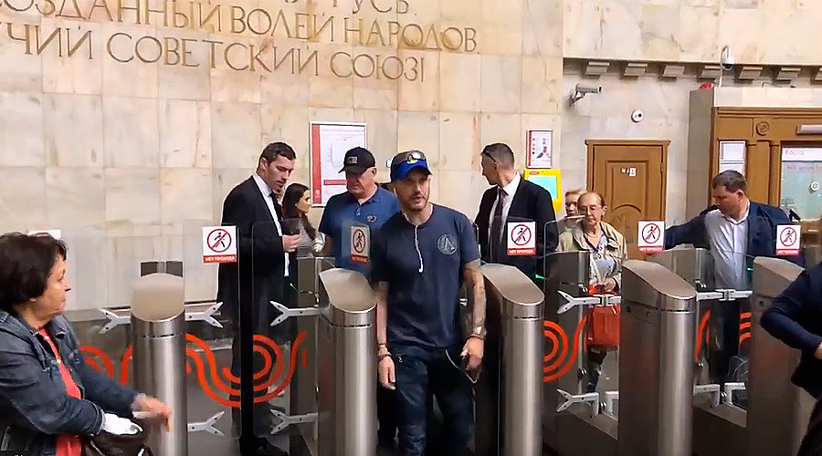 Том Харди в московском метро