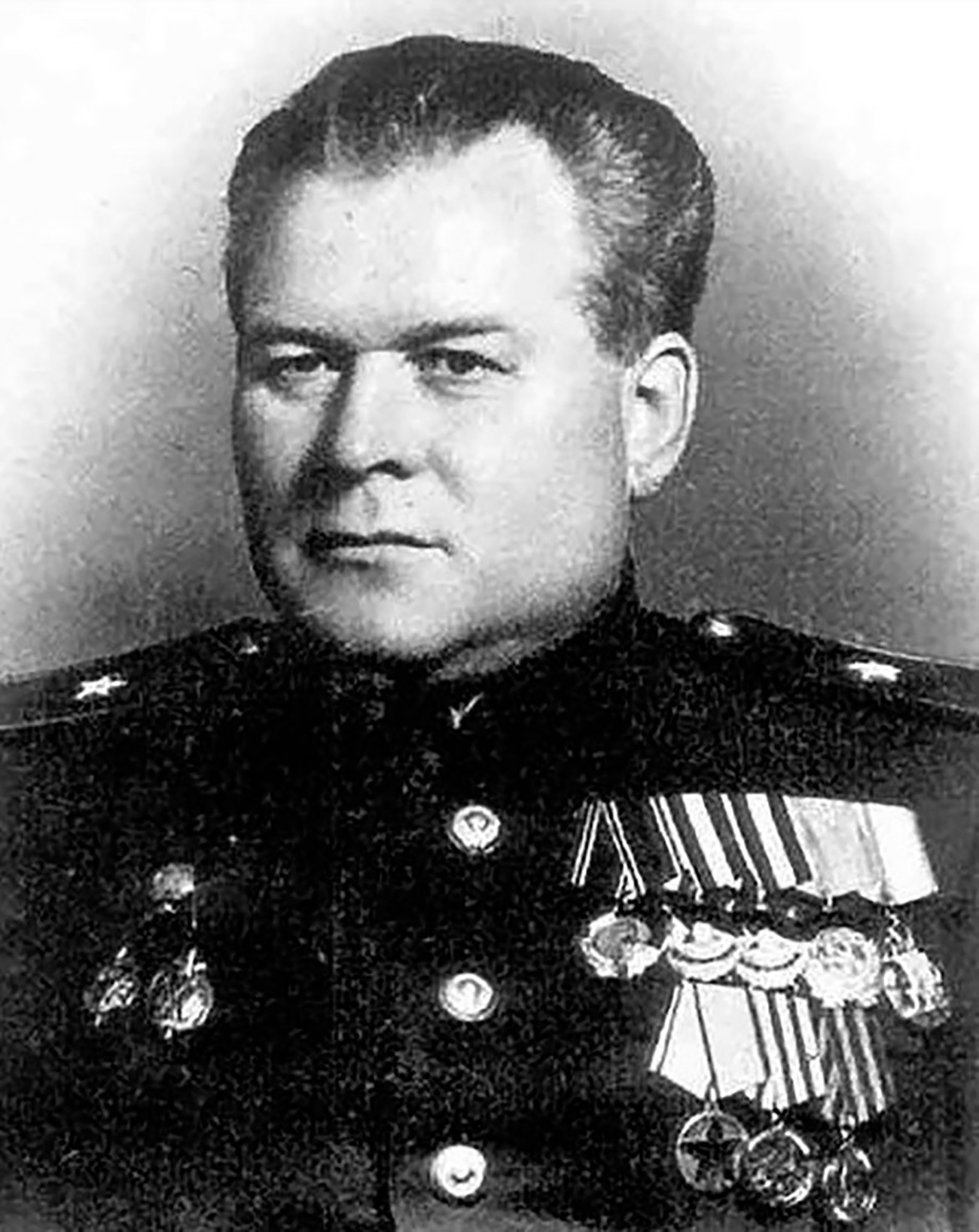 Официјалната партиска фотографија на генерал-мајорот Василиј Блохин.