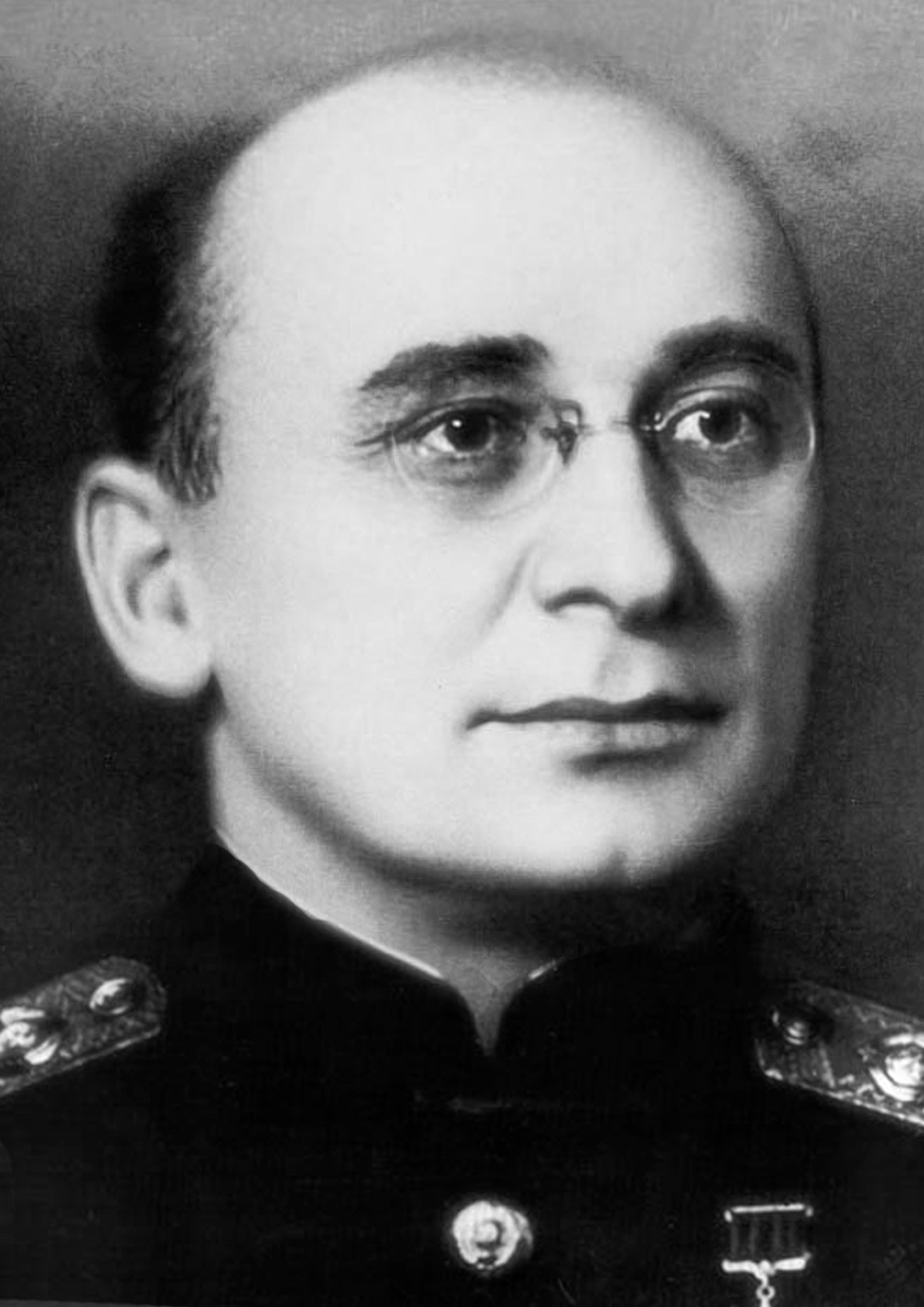Исечок од фотографија со Лаврентиј Павлович Берија, народен комесар за внатрешни работи на СССР.