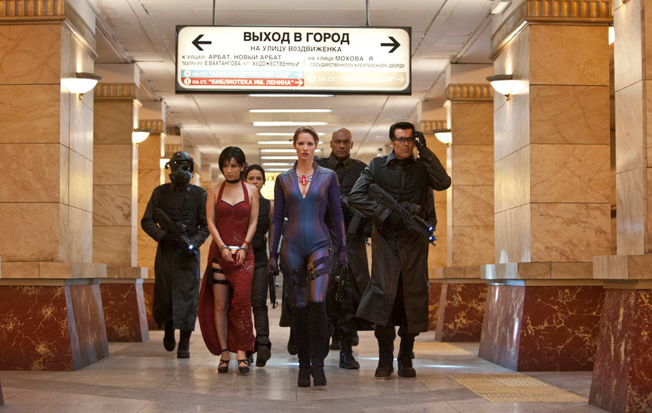 映画の地下鉄アルバーツカヤ駅で撮影されたシーン。