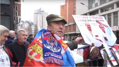 Ракија стара 50 години за Путин: Србинот кој пешачи до Москва кажа што има во ранецот