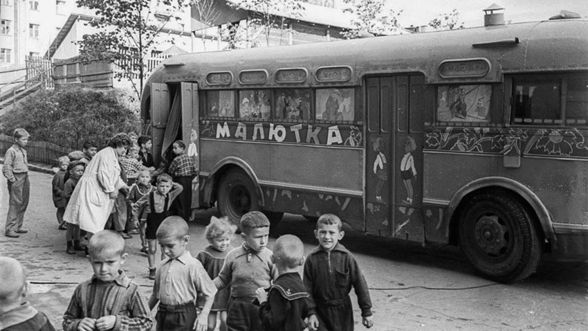 Bus bioskop Malyutka di Belarus, Uni Soviet.