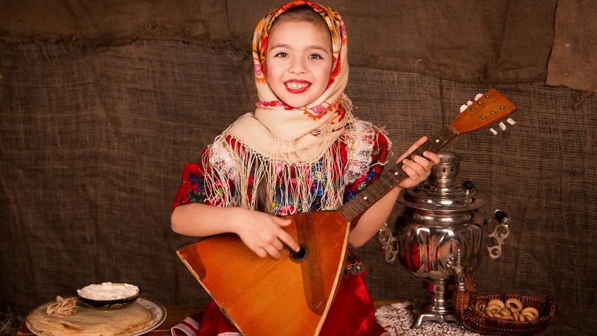 Independencia espontáneo gráfico Balalaika: The most Russian of all folk musical instruments - Russia Beyond