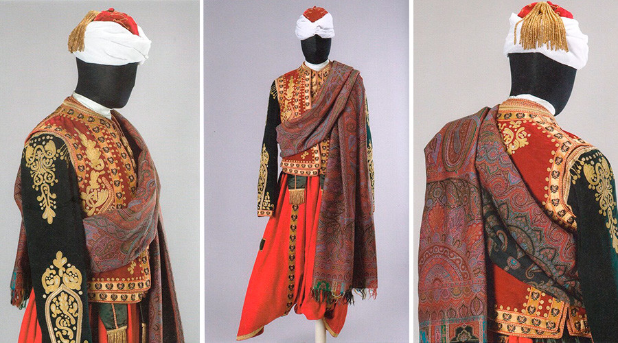 The daily uniform of the Moors of the Imperial Court