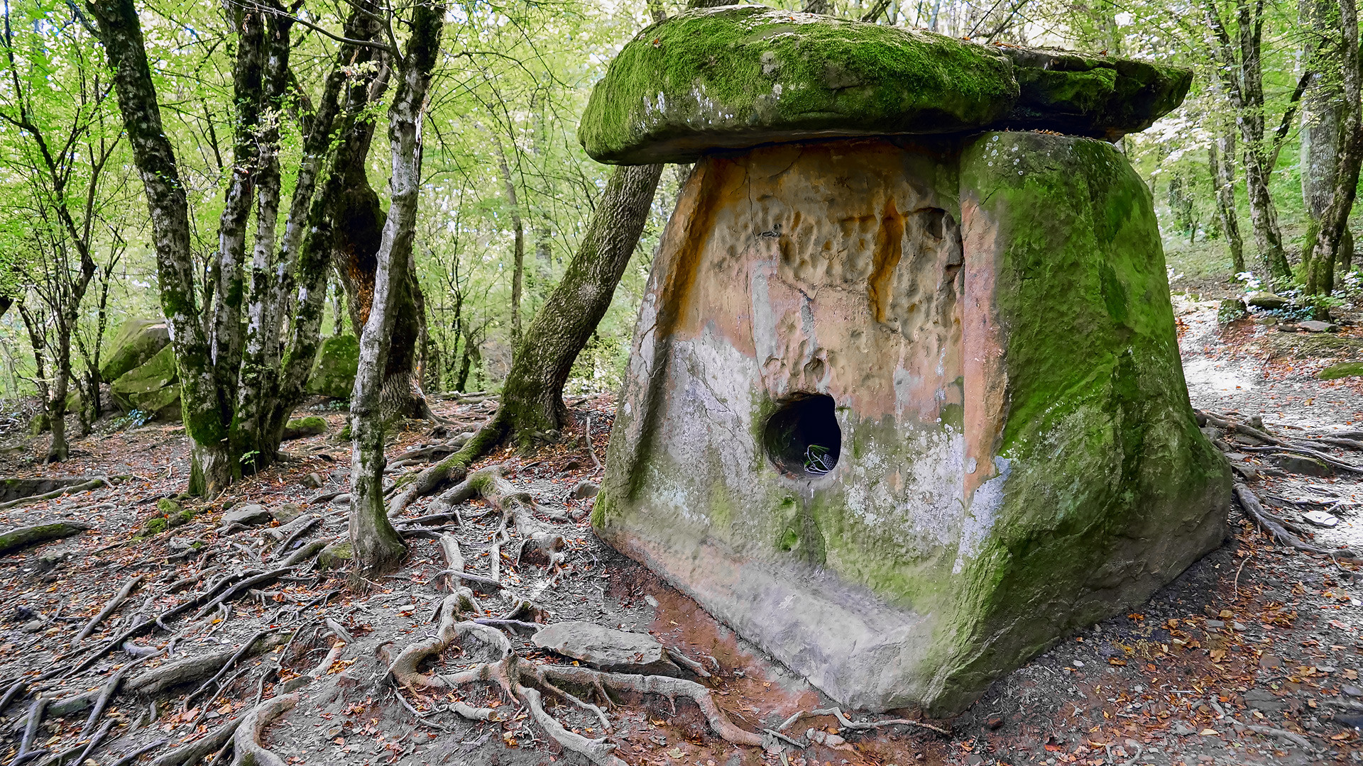 Stari megalitski dolmen, vas Pšada v Krasnodarski regiji