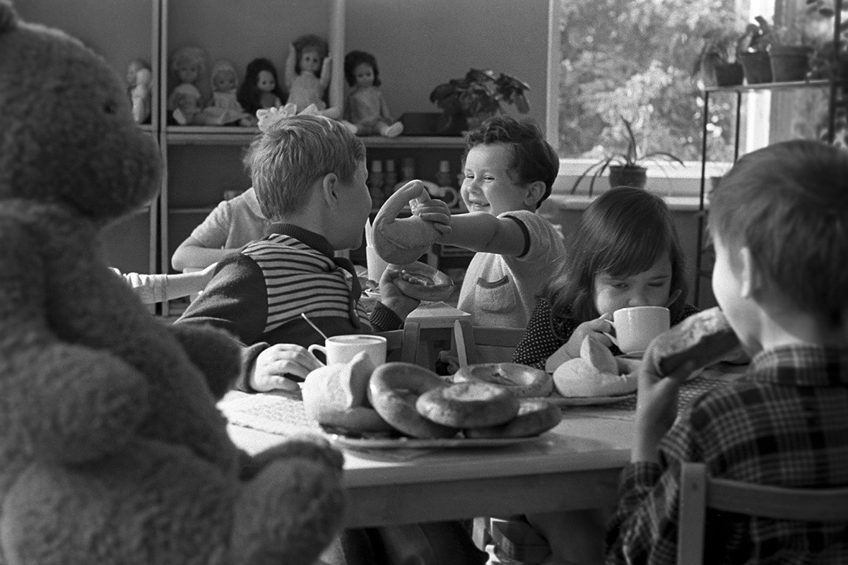 Poldnik en un jardín de infancia