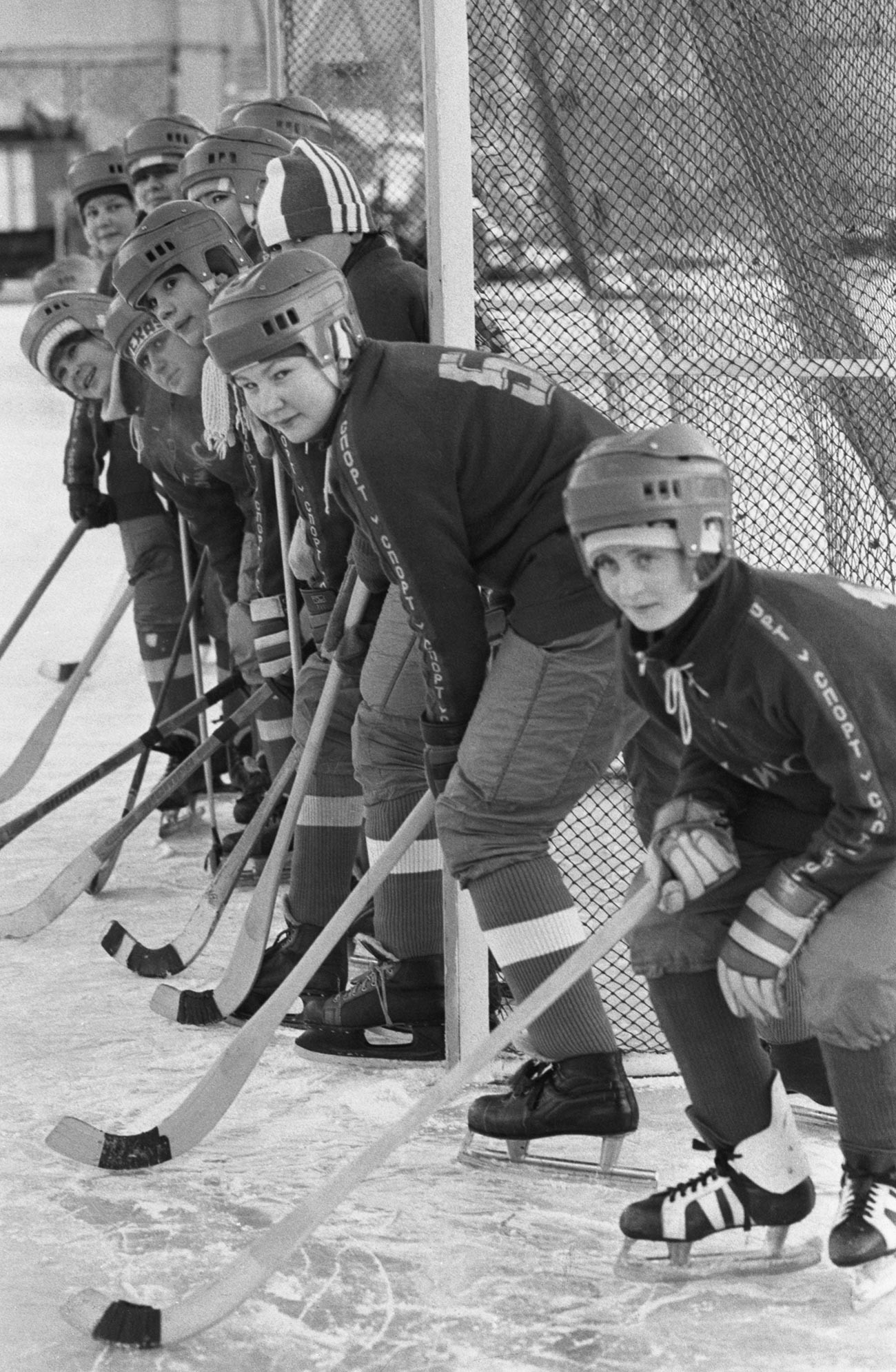 Sudionice omladinske hokejaške ekipe.
