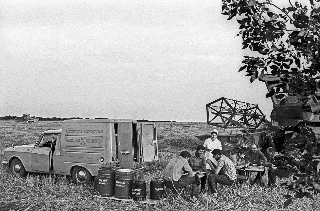 Cocina de campo en el sovjoz Yanuzhevsky, Territorio de Stávropol, 1977