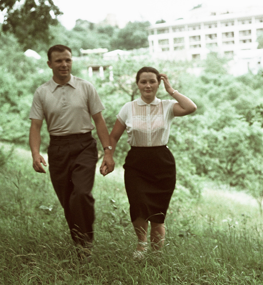 Јуриј Гагарин со сопругата Валентина на одмор во Сочи.