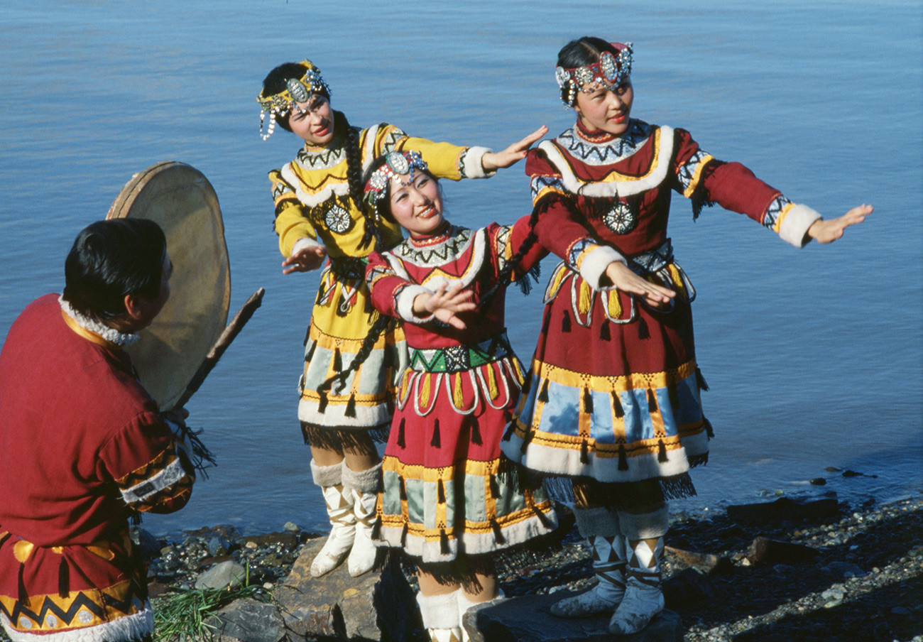 Традиционални игри на фестивалот на лов, Ново Чалино, Чукотски крај, Магаданска област, Русија.