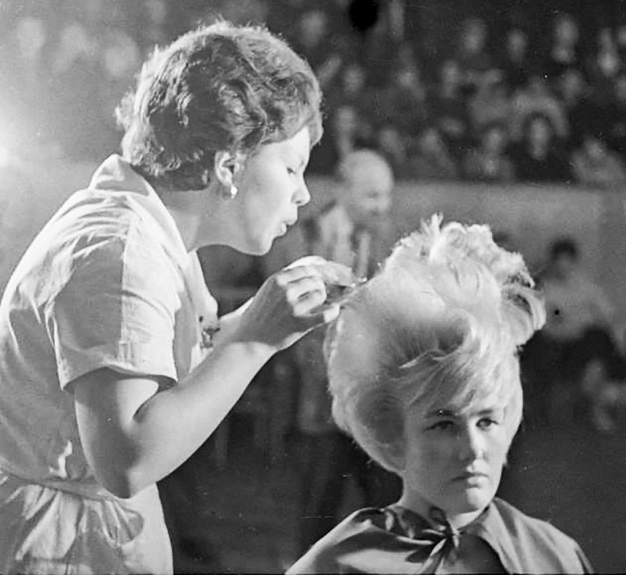 美容師コンクールに出場するヘアデザイナー「奇跡の手」、タチヤナ・コンスタンチノワ　1962年