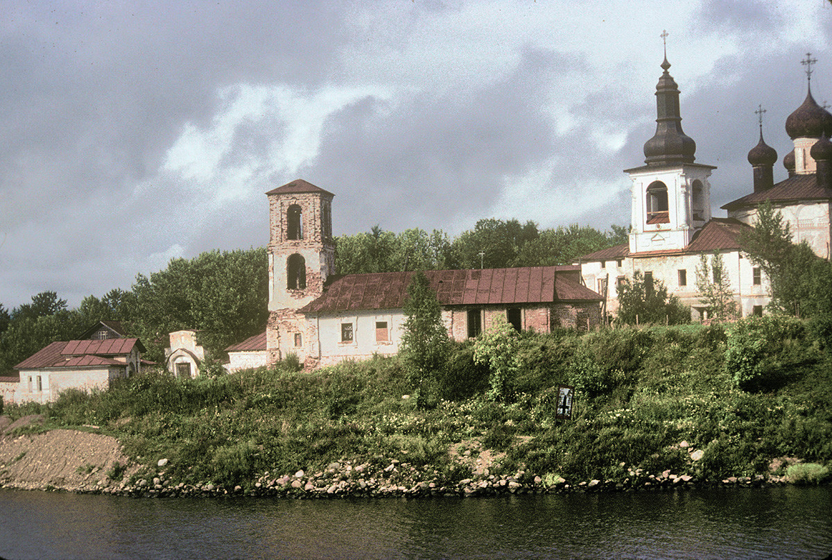 Resurrection Convent, south view from Sheksna River. From left: Church of the Presentation., bell tower & Resurrection Cathedral. August 8, 1991