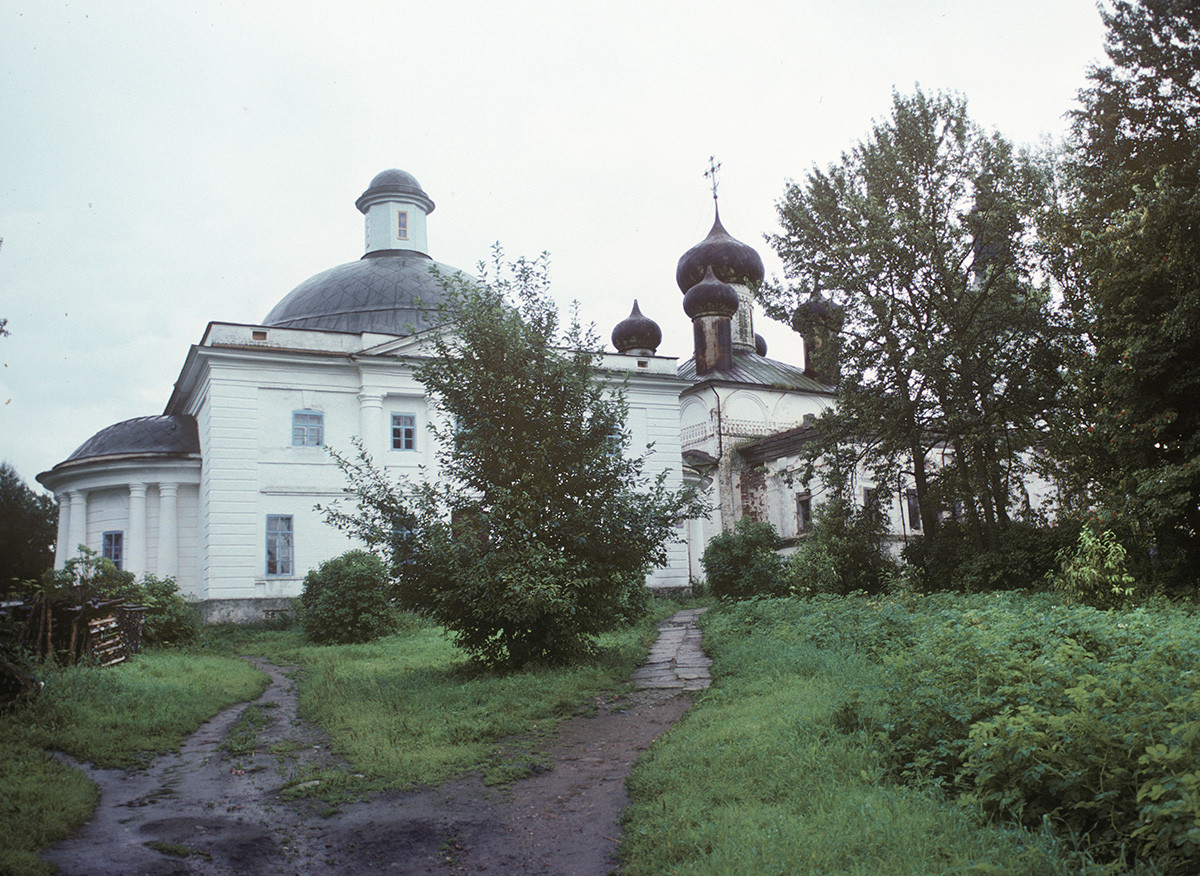 Resurrection Convent. From left: Trinity Cathedral, Resurrection Cathedral. August 8, 1991