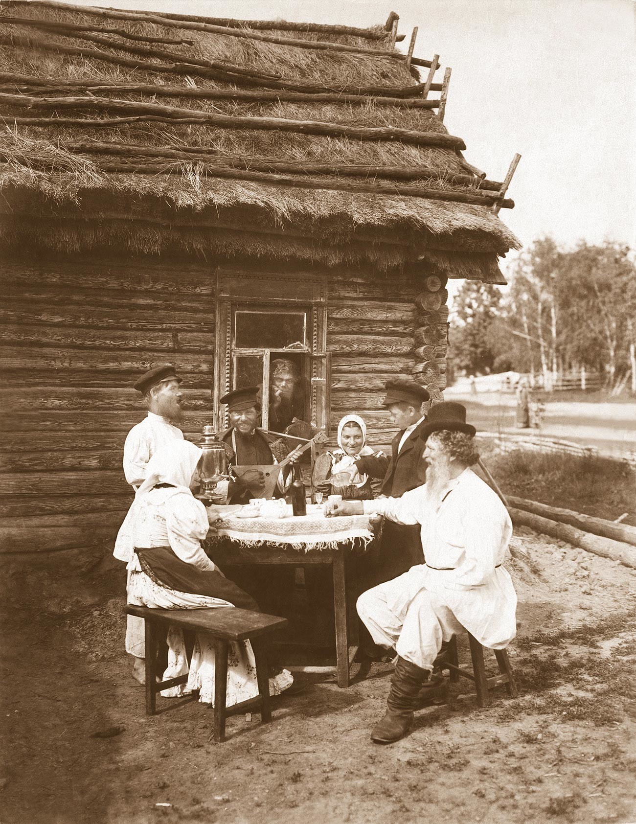 Skupina kmetov za mizo. pb. 1907–1915