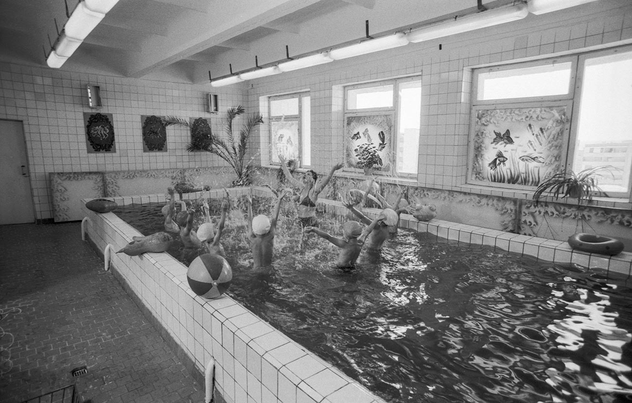 Swimming pools were a rare luxury thing for Soviet schools