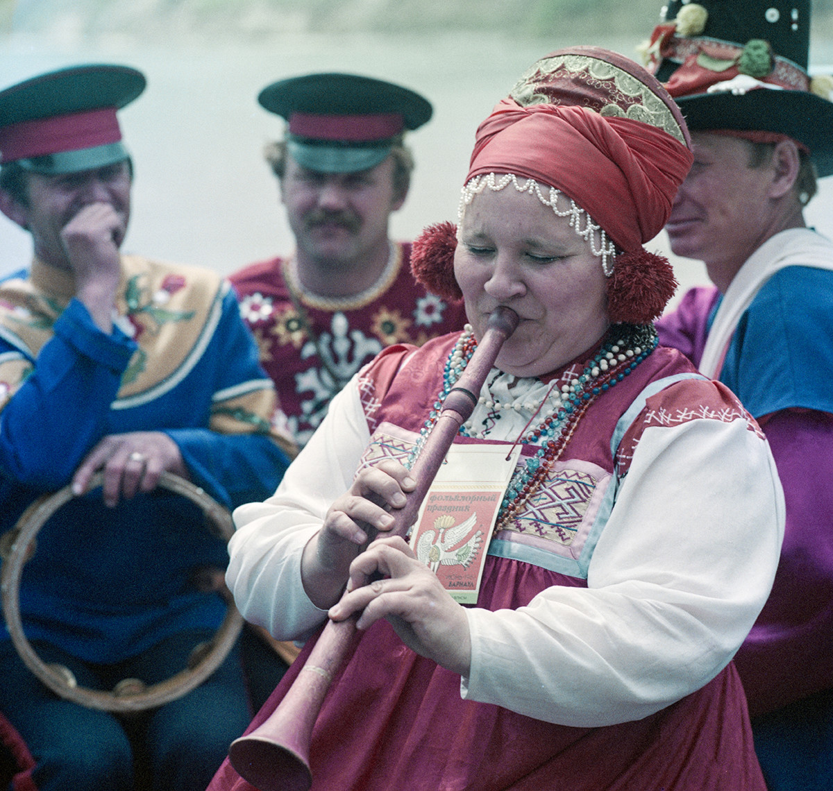 ロシア の 民族 楽器