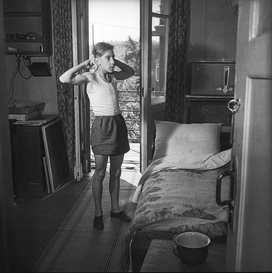 Съседът Вовка. Сутрин в Москва. 1956 г.
