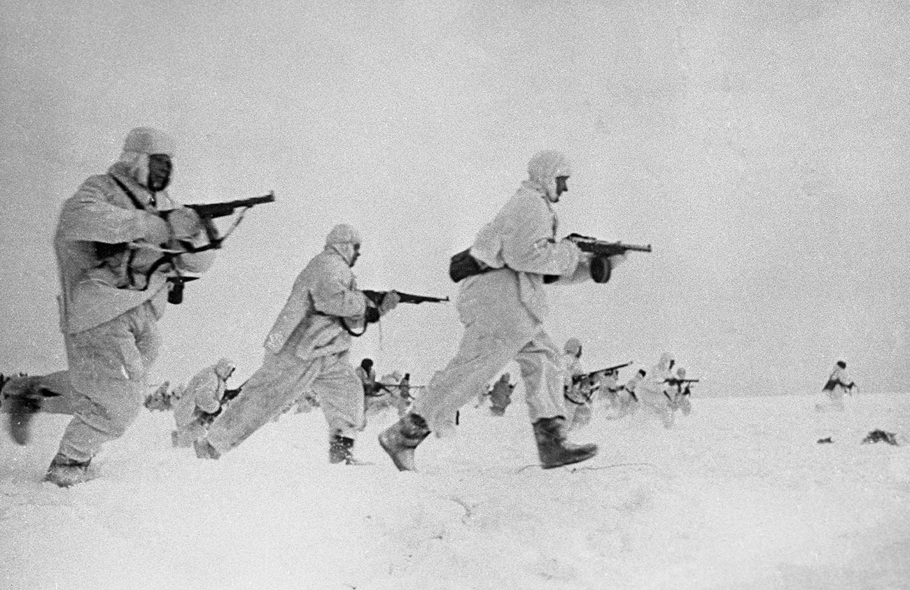 Des soldats soviétiques près de Moscou