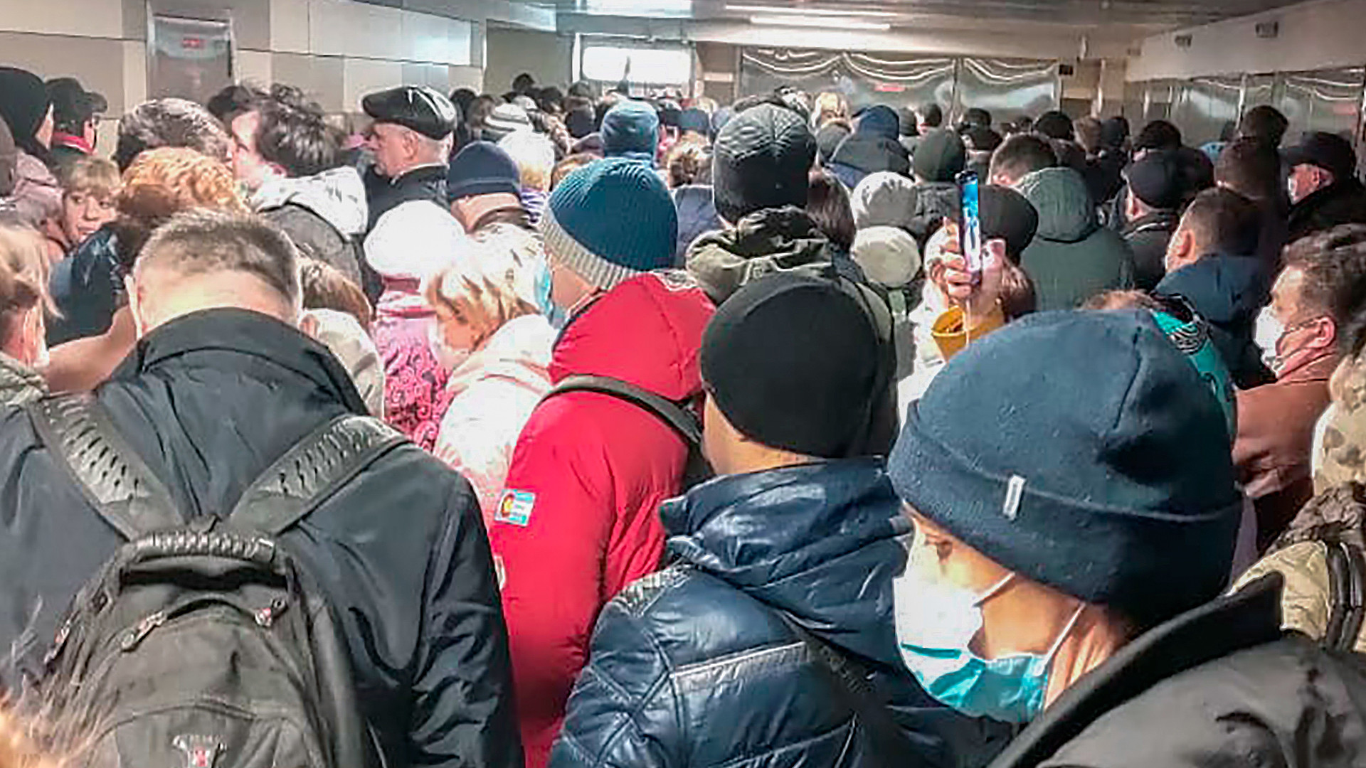 Introduction of electronic passes in the Moscow metro during the self-isolation regime