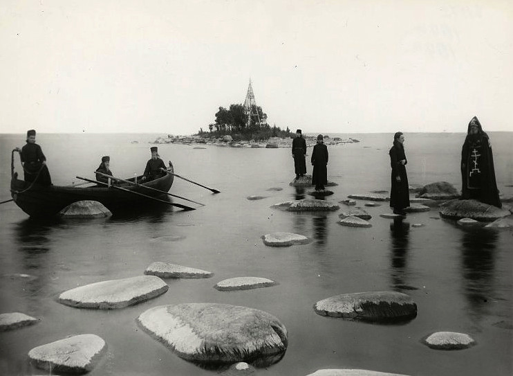 湖上の修道士。コネヴェツ修道院。1895年ー1905年