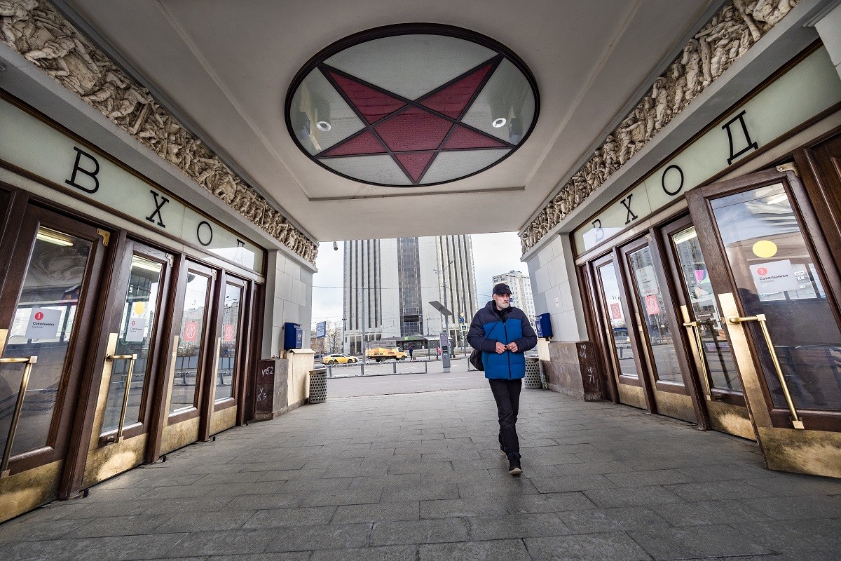 Rares sont les Moscovites à pouvoir actuellement admirer la beauté du métro.