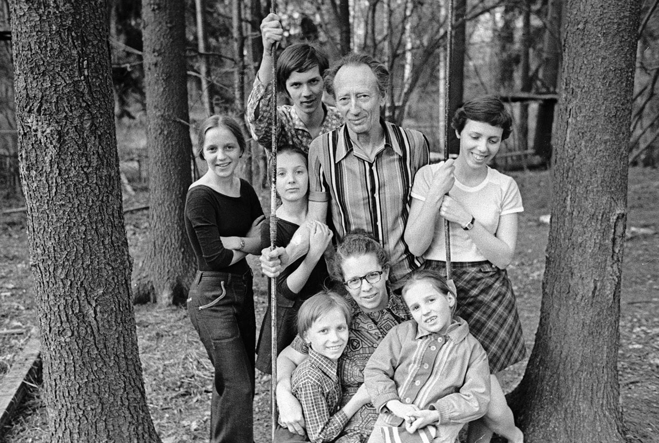 Boris, Lena und ihre Kinder im Jahr 1978