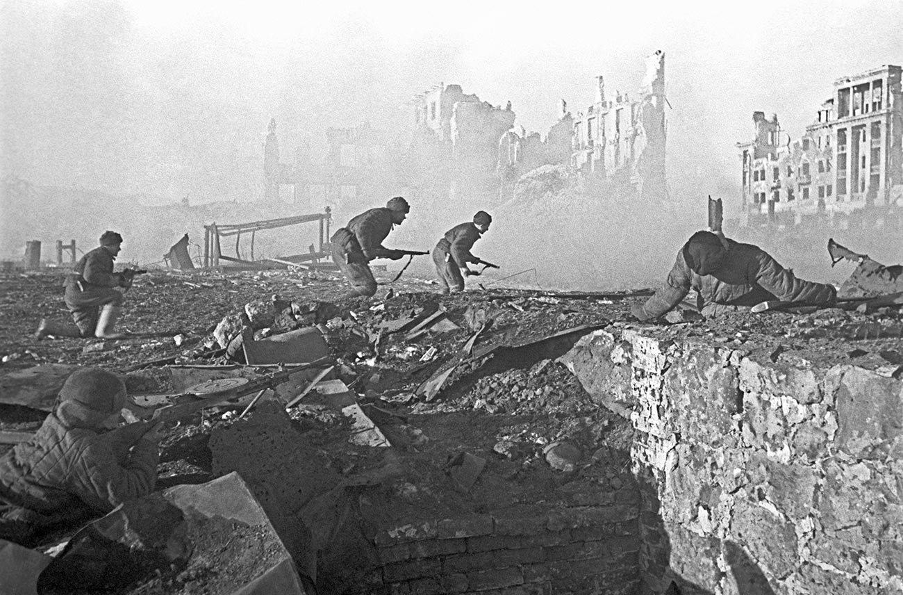 スターリングラードでの市街戦。1942年11月。