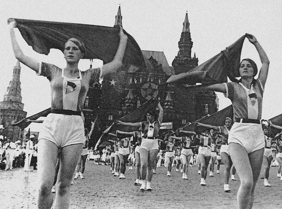 Eine Sportparade auf dem Roten Platz
