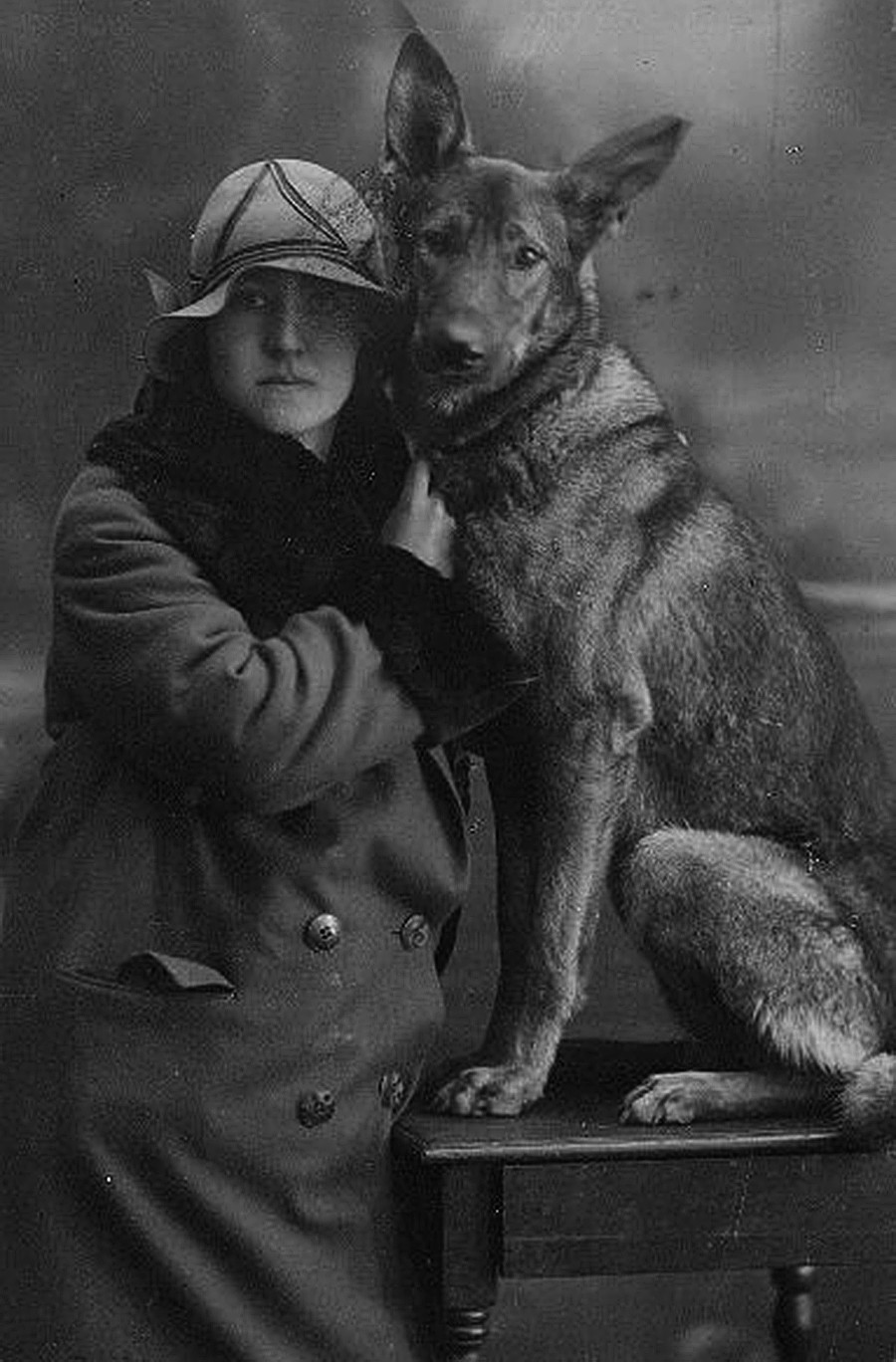 犬と女性