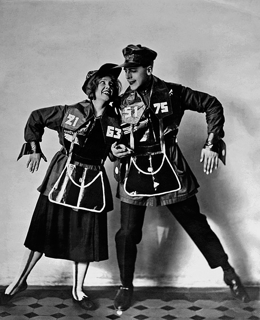 Soviet propaganda theater: Blue Blouse agitation team in ‘Metropoliten’ sideshow costumes 