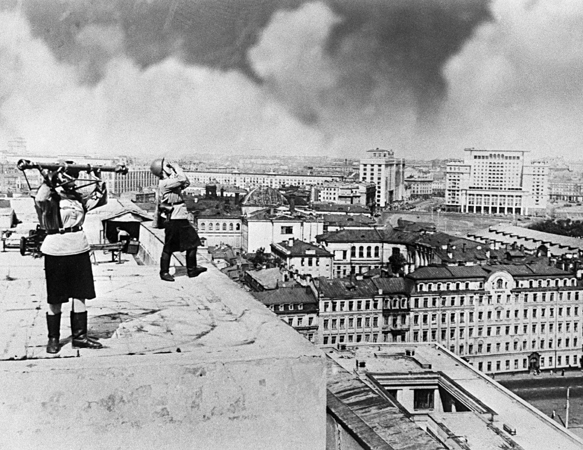 Sentry post on the roof of the Bolshoi Theatre in Moscow. 