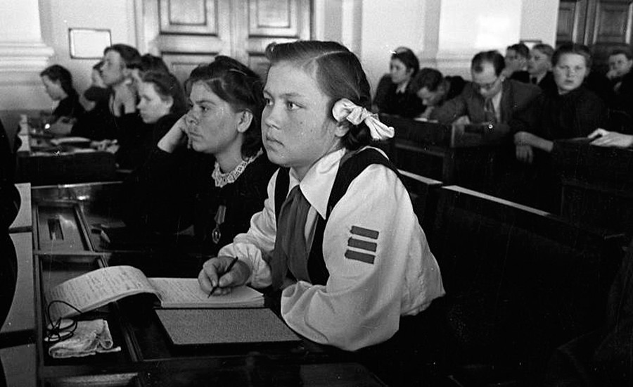 Membres du Komsomol (organisation de la jeunesse militaire) lors du XI congrès de ce dernier
