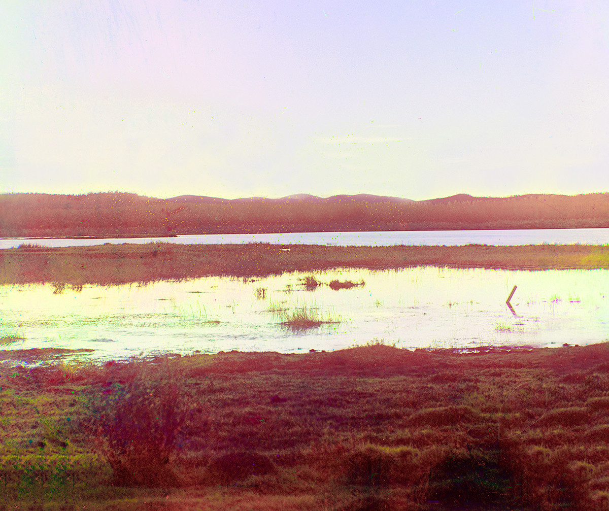 Jezero Sugomak ob sončnem zahodu. 1909.
