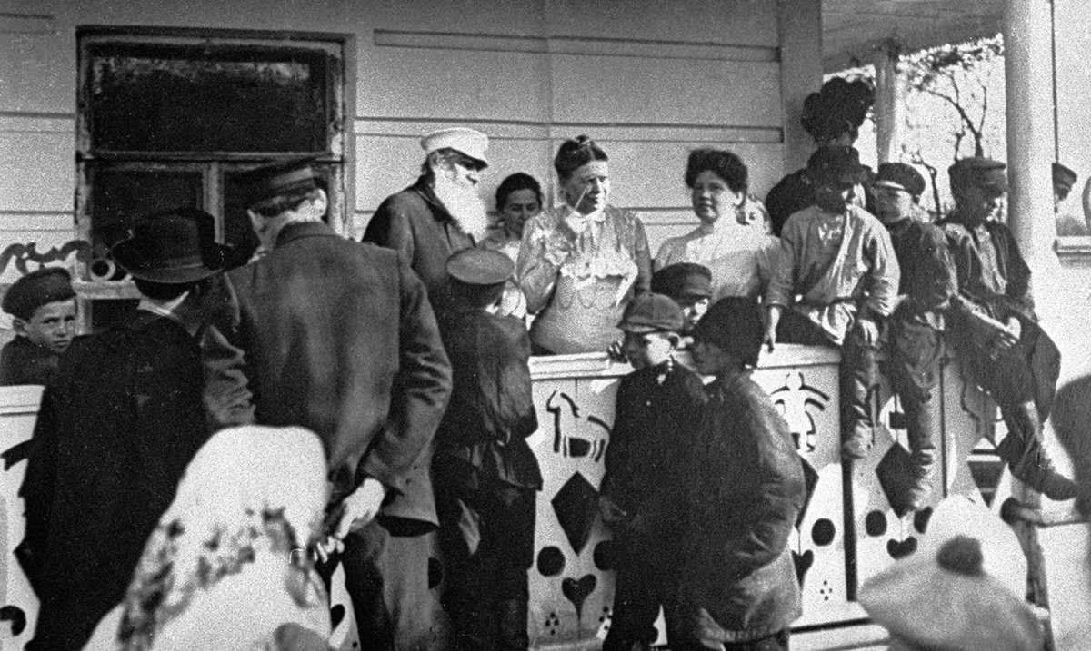 Leo Tolstoy, his wife Sofya and kids at Yasnaya Polyana.