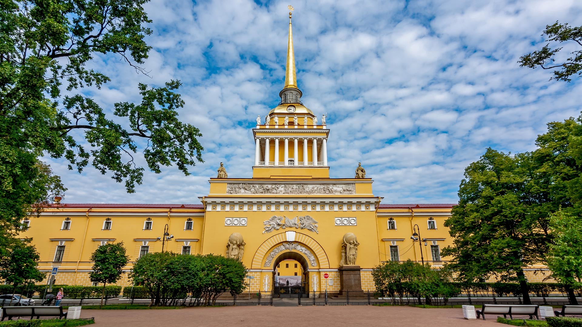 Дворец адмиралтейства. Здание Адмиралтейства в Санкт-Петербурге. А. Захаров Адмиралтейство. Главный фасад. Адмиралтейство в Санкт-Петербурге Захаров. Здание Адмиралтейства Захаров.