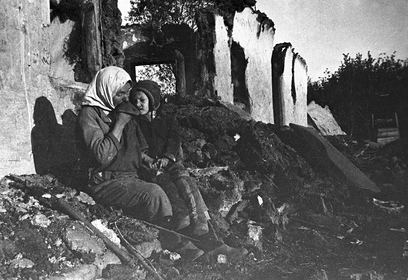 Великата отечествена война, 1941-1945 година. Работница от колхоза 