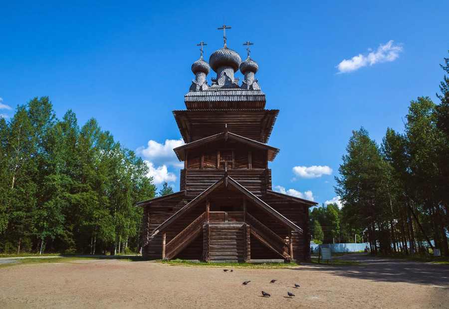 „Мали Корели“, најголемата колекција на руска дрвена архитектура 16-19 век на светот.